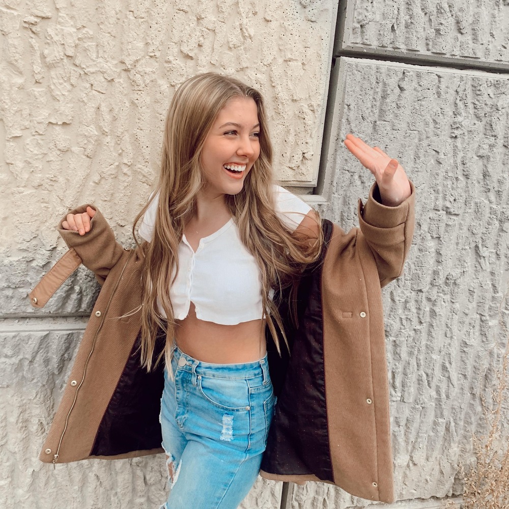 Meet your Posher, Brooke